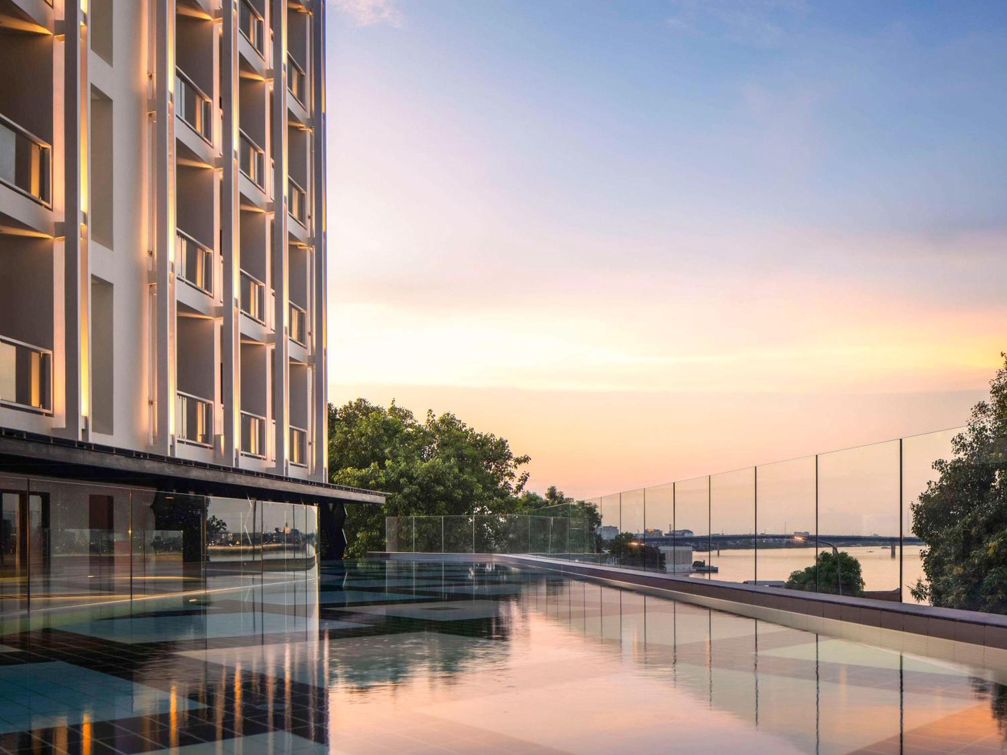 Tribe Phnom Penh Post Office Hotel Exterior photo